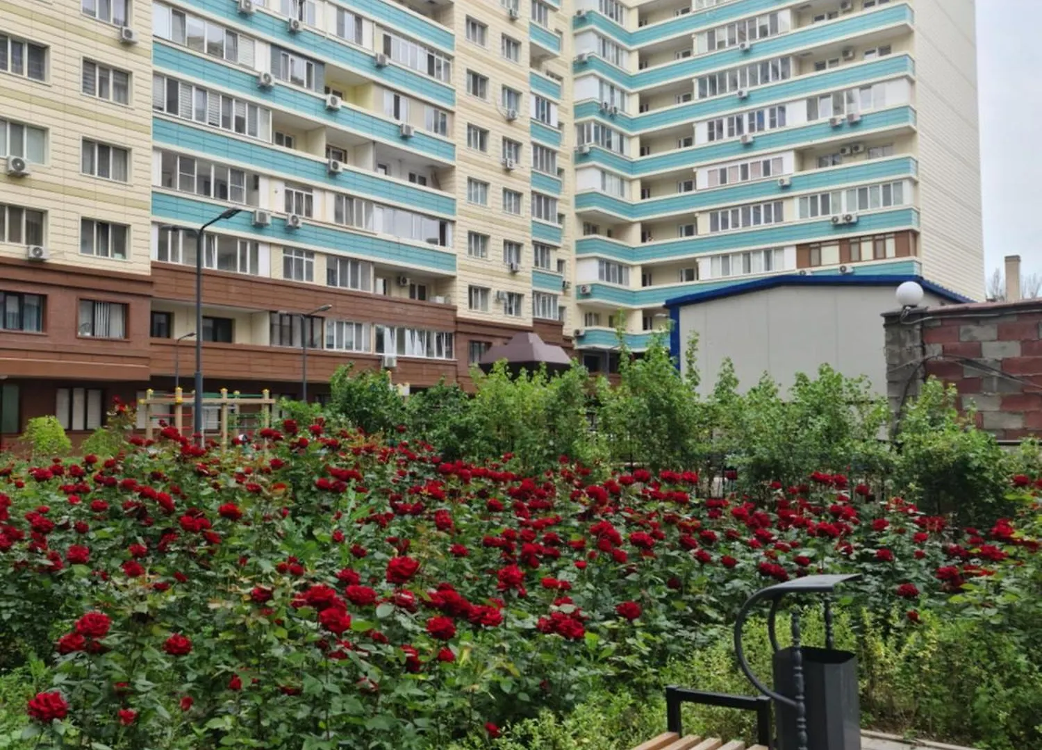 Апартамент С Красивым Балконом Almaty